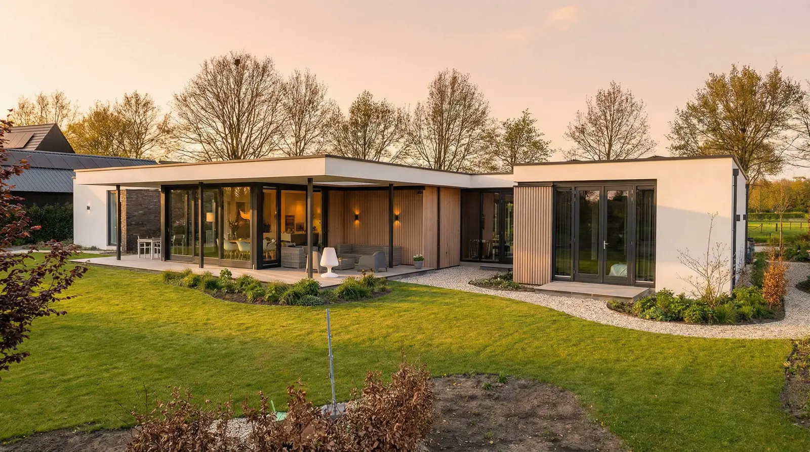 Moderne villa met patio's in Ruurlo