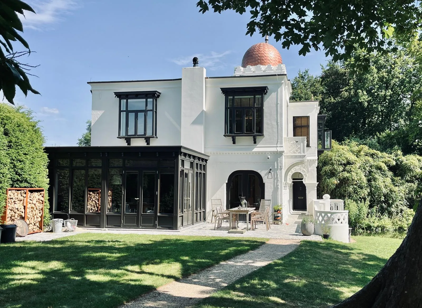 Herbestemming monument - restauratie historisch pand met moderne functie door architect gespecialiseerd in monumentenzorg