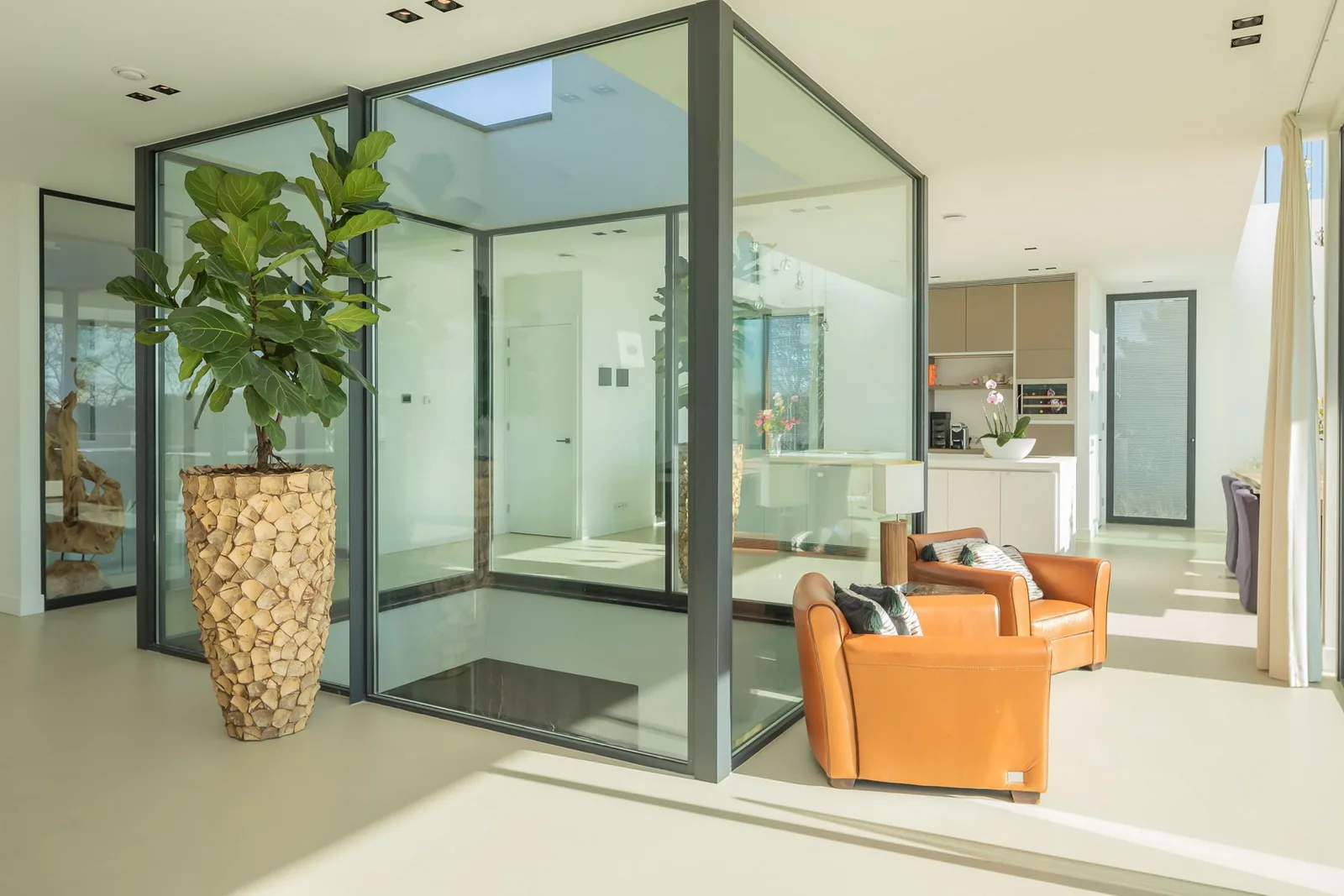 Verbouwing woning detail: aansluiting oud en nieuw, licht en materialisatie