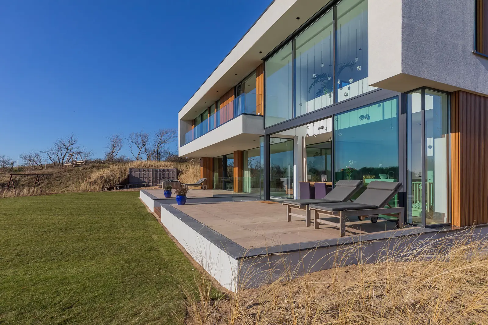 Moderne villa met heldere lijnen, licht en ruimtelijke logica