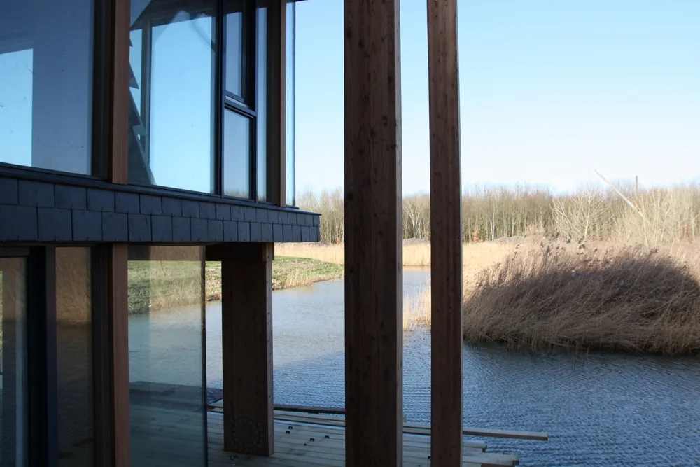 Uitzichtkamer en terraskamer met zicht op water en landschap