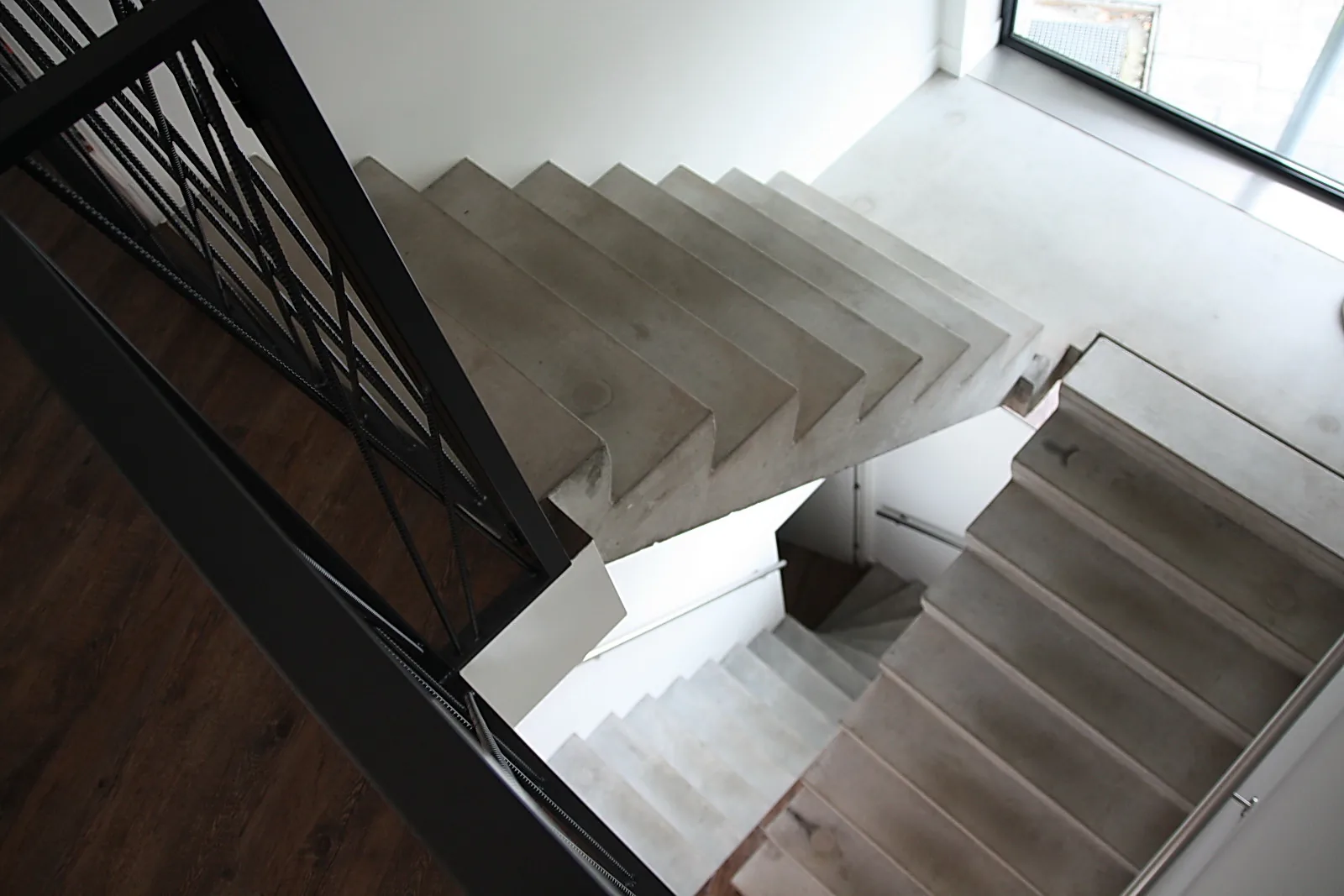 Tuinconcept met rust, privacy en functionele routing rondom de villa