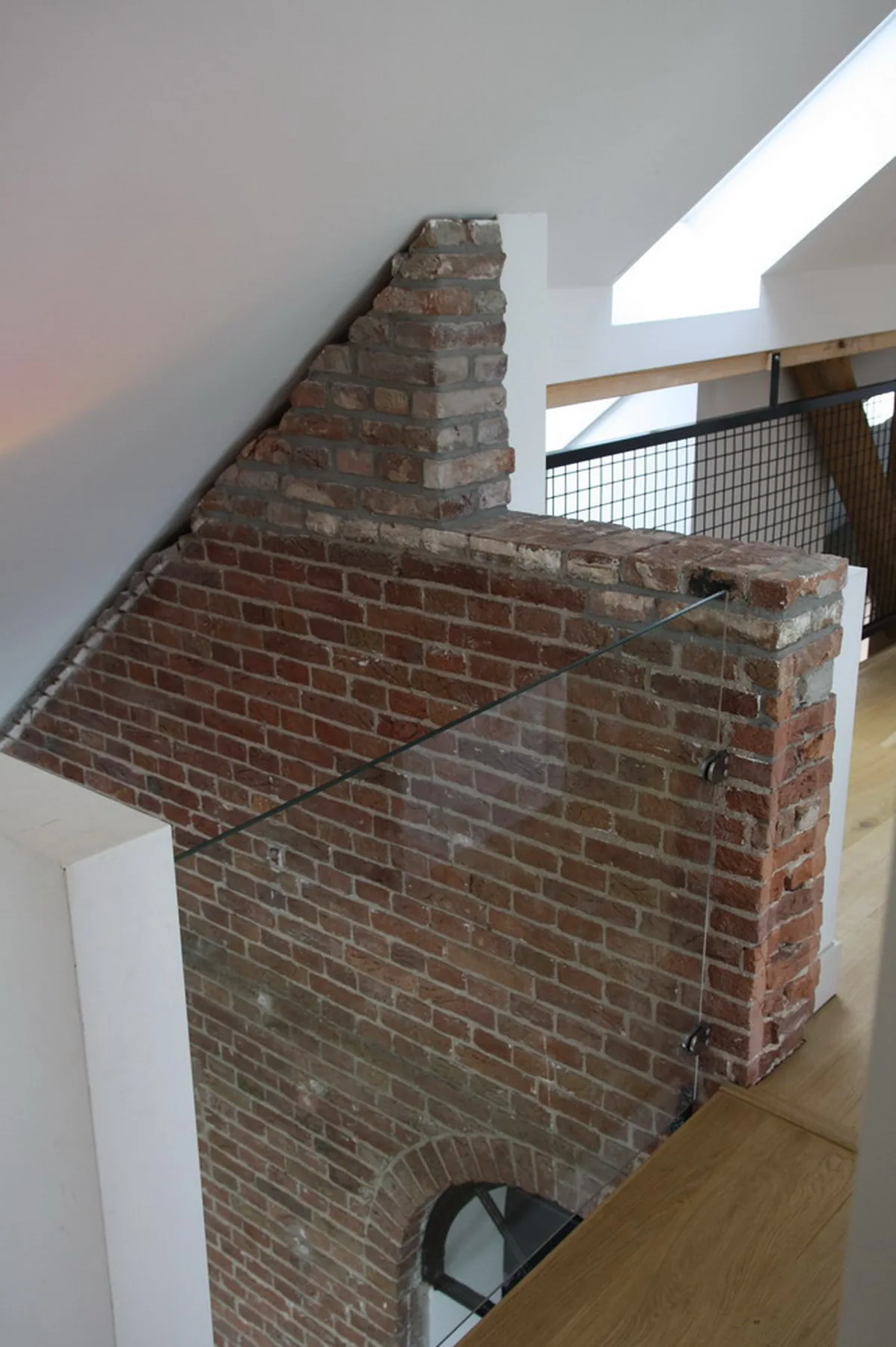 Vide als ruimtelijke verbinding tussen bestaande boerderij en nieuwe uitbreiding