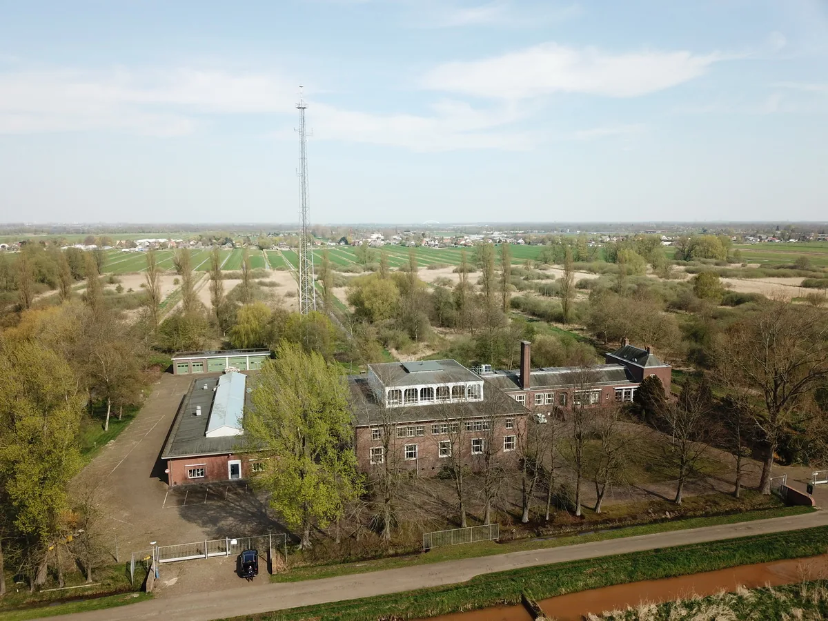 Impressie: landschappelijke inpassing en behoud van karakter van het NERA-gebouw