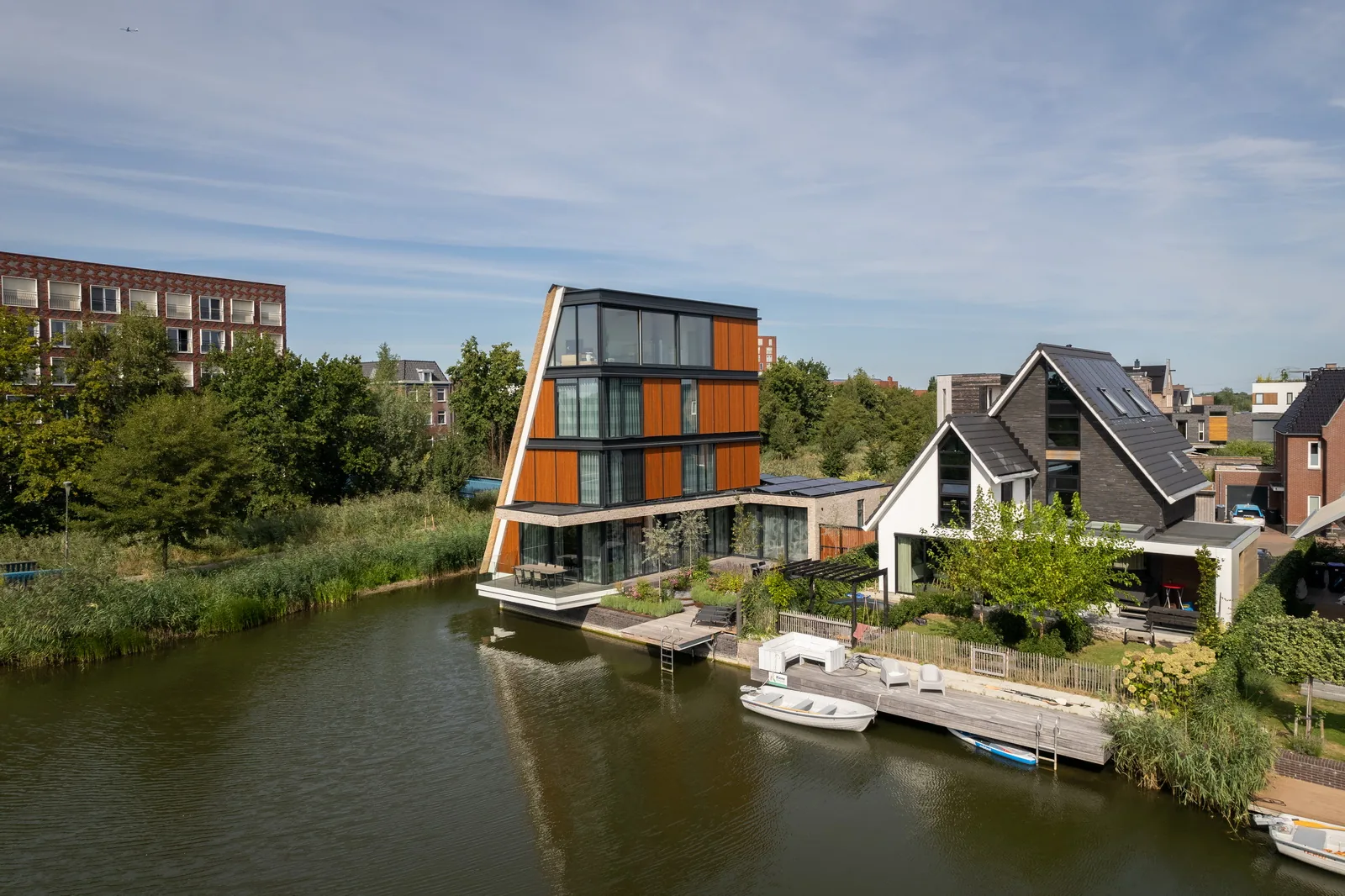 Villa met rietgevel - balans tussen traditie en modern