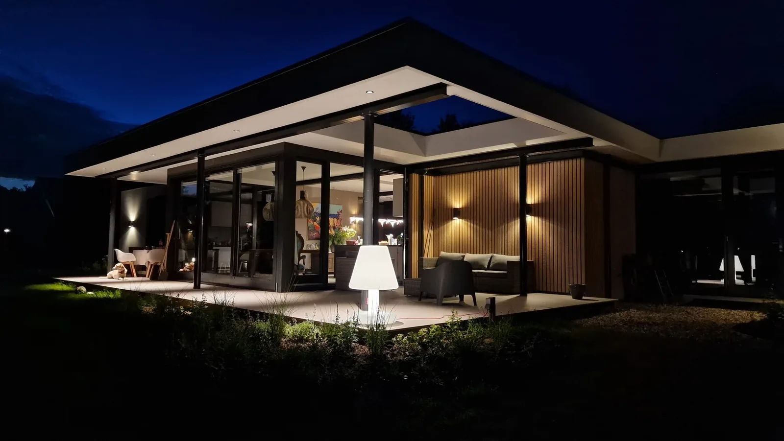 Gevelritme in combinatie met groenstructuur rondom de villa