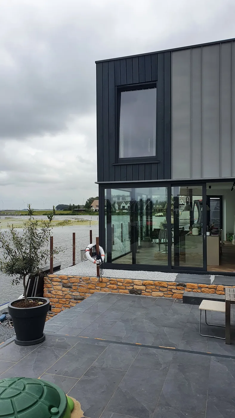 Architect Het Gooi Villa aan het water Blaricummermeent